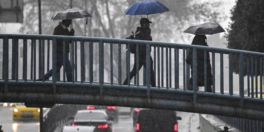 İstanbul Valiliği’nden kritik uyarı geldi! Kuvvetli sağanak akşam saatlerinde vuracak: Tedbirinizi alın, uyarıları takip edin 3